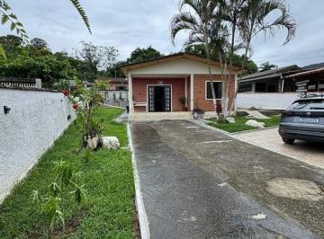 Casa · 600m² · 3 Quartos · 4 Vagas · Casa 03 dormitorios e piscina em Antonina