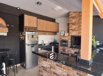Casa · 373m² · 4 Quartos · 2 Vagas · Casa com piscina a venda em Matinhos