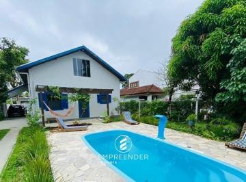 Casa · 221m² · 4 Quartos · 2 Vagas · Casa com 4 quartos em Pontal do Sul