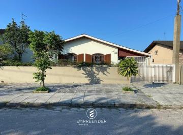 Casa · 6 Quartos · 4 Vagas · Casa ampla lado mar sozinha no terreno