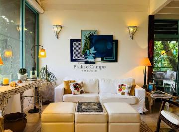 Casa · 193m² · 4 Quartos · 4 Vagas · Casa com 4 suítes a cerca de 280 m da praia em Camburi