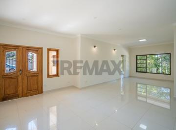 Casa · 231m² · 5 Vagas · REMAX Cassanova vende chácara de 5.000m² com 230 de área construída - 3 suítes - casa térrea - Recre