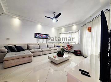 Casa · 162m² · 3 Quartos · 4 Vagas · 3 suítes, 4 vagas e espaço para viver bem