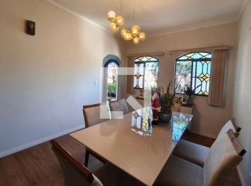 Localizada no charmoso bairro Jardim Baroneza, esta espaçosa casa oferece uma ár · Casa à Venda - Proença, 4 Quartos, 200 m2