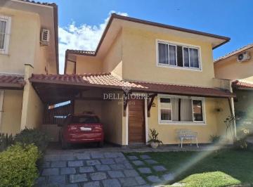 Casa · 221m² · 4 Quartos · 2 Vagas · Casa em Araras, Teresópolis/RJ de 221m² 4 quartos à venda por R$ 890.000,00