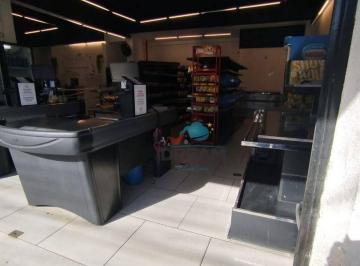 Comercial · 100m² · 3 Vagas · Loja em Costa do Sol, Macaé/RJ de 100m² para locação R$ 5.000,00/mes