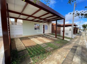 Casa · 63m² · 2 Quartos · 2 Vagas · Alugo: Linda Casa de 3/4 (1 Suíte) no Jardim Madrid, Bairro Santa Cecília