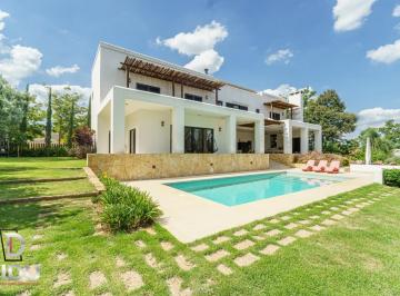 Casa · 629m² · 4 Quartos · 3 Vagas · Casa no condomínio Fazenda Vila Real para venda com 4 quartos, sendo 4 suítes, 629m²