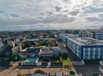 Apartamento · 283m² · 4 Quartos · 2 Vagas · CASA EM BAIRRO À VENDA