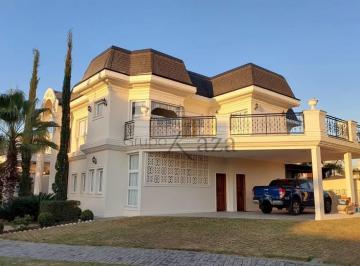 Casa de 4 quartos, São José dos Campos · Condomínio Jardim do Golfe 3 - Urbanova - 4 Dormitórios - 400m². Porteira Fechada