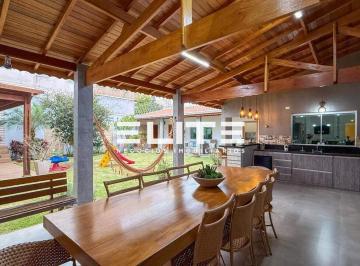 Casa · 283m² · 3 Quartos · 4 Vagas · Sobrado à venda com 283m², 3 suítes, 4 vagas, espaço gourmet, jacuzzi e jardim - Vila Guiomar, Santo