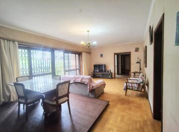 Casa · 387m² · 3 Quartos · 3 Vagas · Casa com 3 dormitórios disponível para locação no bairro Vila Ipiranga