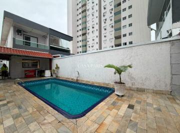 Casa · 170m² · 4 Quartos · 2 Vagas · Sobrado à venda com 4 quartos e piscina na Guilhermina, Praia Grande