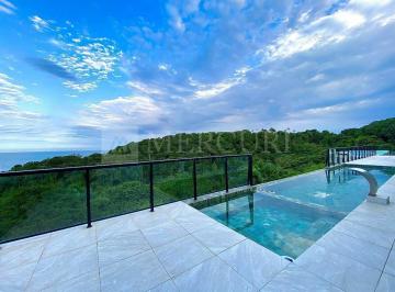 Casa · 300m² · 4 Quartos · Casa à Venda na Enseada, Guarujá: 4 Suítes, Piscina e Vista para o Mar