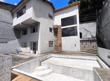 Casa · 412m² · 4 Quartos · 4 Vagas · Casa em Várzea, Teresópolis/RJ de 412m² 4 quartos à venda por R$ 590.000,00