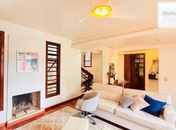 0p5knr7azr8suaaterzzo3j5o4sz · Casa à venda - em Teresópolis
