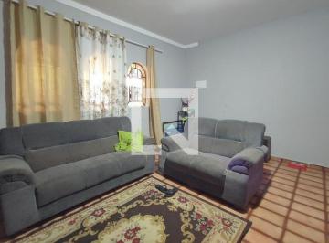 Esta ampla casa oferece 200 metros quadrados de área construída, proporcionando · Casa à Venda - Jardim Samambaia, 3 Quartos, 200 m2