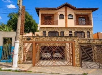 8ffbf38a-57bb-4371-bc2d-bfff2e0de7ea · Sobrado para venda em Vila Pereira Barreto com 3 quartos, sendo 2 suítes, 200m²