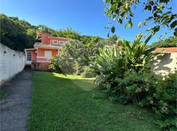 Casa · 440m² · 3 Quartos · 1 Vaga · Condomínio com 3 quartos à venda em Peró - RJ