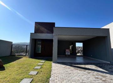 Casa · 360m² · 3 Quartos · Casa à venda - nas Chácaras Maringá