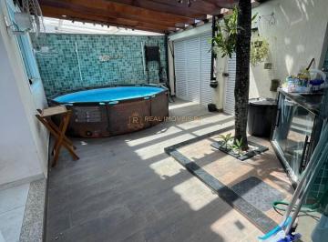 Casa · 200m² · 4 Quartos · 1 Vaga · Casa Triplex na Taquara de 4 Quartos com 200 metros