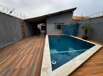 Casa de 2 quartos, Peruíbe · Casa com piscina e 2 quartos em Peruíbe - R$ 250.000,00.