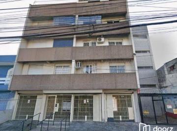 Apartamento · 43m² · 1 Quarto · 1 Vaga · Apartamento na Cidade Baixa de 1 dormitório mobiliado e com vaga DESOCUPADO