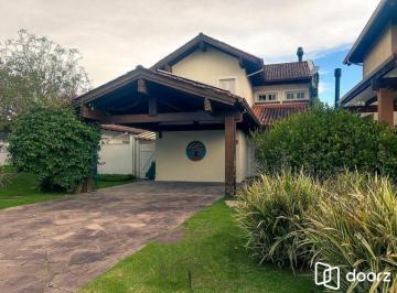 Casa · 217m² · 2 Quartos · 3 Vagas · Ótima Residência no Condomínio Terra Ville, com 2 suítes.
