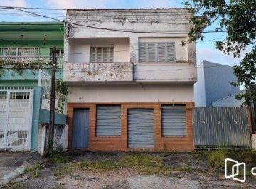 Casa · 215m² · 3 Quartos · 6 Vagas · Casa/Sobrado com apartamento e loja, estacionamento, a venda no Bairro Jardim I
