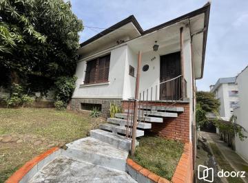 Casa · 190m² · 3 Quartos · 3 Vagas · Casa com 3 dormitórios e ampla garagem Bairro Higienópolis