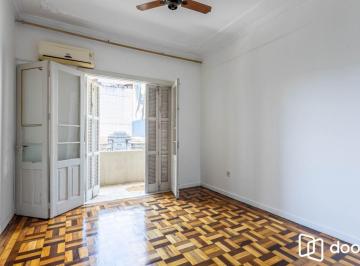 Apartamento · 79m² · 2 Quartos · Vende-se apartamento com 2 quartos, 79 m² e sacada - Centro Histórico