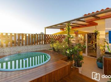 Apartamento · 140m² · 2 Quartos · 1 Vaga · Cobertura 2 Dormitórios Reformada com Piscina e Churrasqueira Chácara das Pedras