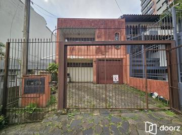 Casa · 250m² · 5 Quartos · 2 Vagas · SOBRADO COM MUITO ESPAÇO NO BAIRRO RIO BRANCO!
