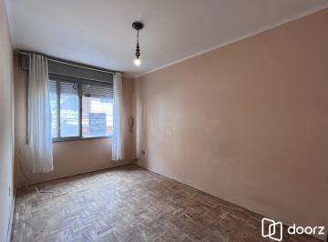 Living · Apartamento de 44m², 1 dormitório, de frente, no Centro Histórico