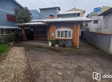 Casa · 360m² · 3 Quartos · 5 Vagas · Casa com 3 dormitórios, amplo pátio e lareira