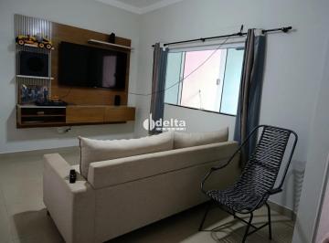 Casa · 150m² · 3 Quartos · 2 Vagas · Casa com 3 quartos sendo 1 suíte disponível para venda no bairro Novo Mundo em Uberlândia-MG