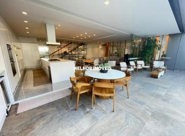 Casa · 470m² · 3 Quartos · 7 Vagas · Casa de Alvenaria nova à venda com 5 suítes e 8 vagas de garagem localizada no centro de Balneário C
