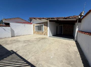 Casa de 4 quartos, Peruíbe · Casa à 50 metros do mar com 4 quartos em Peruíbe.
