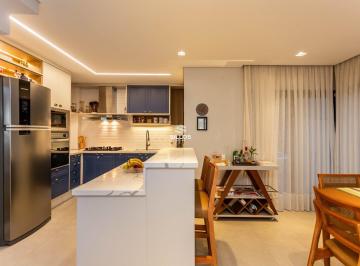 Casa · 159m² · 3 Quartos · 2 Vagas · Sobrado triplex à venda com 3 quartos no Água Verde em Curitiba