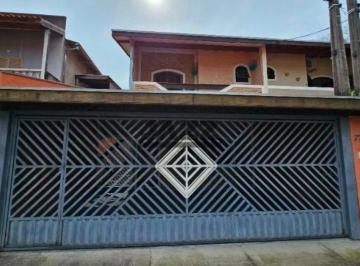 Casa · 112m² · 3 Quartos · 2 Vagas · Sobrado Aconchegante com Suíte, Espaço Gourmet e 2 Vagas no Parque Interlagos