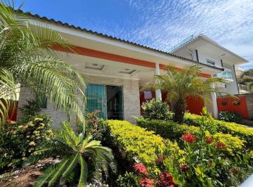 Casa · 274m² · 4 Quartos · 2 Vagas · Encantadora Casa de 3 Quartos com Suíte em Condomínio Tradicional de Maricá: Seu