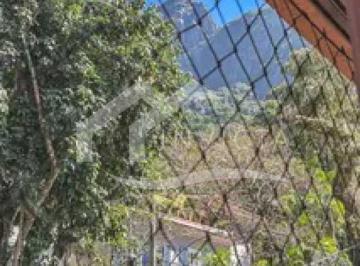 Apartamento · 275m² · 3 Quartos · 2 Vagas · Excelente Apartamento de 3 Quartos no Humaitá, localizado em uma rua totalmente