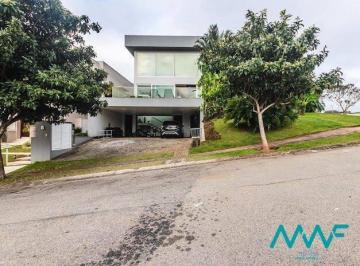 Casa · 494m² · 4 Quartos · 6 Vagas · Itahyê — Casa de Esquina Mobiliada com 4 Suítes e Pé-Direito Duplo