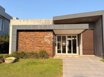 Casa · 180m² · 4 Quartos · 2 Vagas · Casa 4 suítes semi mobiliada no Capão Ilhas Resort | Capão da Canoa/RS