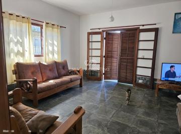 Foto 01 · Casa à Venda em Ubatuba-SP, Perequê Açu: 3 Quartos, 2 Suítes, 1 Sala, 3 Banheiros, 2 Vagas, 154,32 m