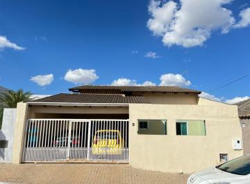 Casa de 5 quartos, Vicente Pires · Casa Térrea - Rua 6 - 3 Quartos e suíte + 3 Quartos nos Fundos - Gourmet/Fogao à Lenha e Piscina.