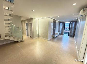 Apartamento de 3 quartos, Brasília · Cobertura com 3 quartos 220m², reformada, com piscima privativa