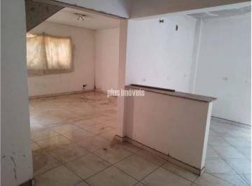 Casa · 104m² · 3 Quartos · 2 Vagas · Sobrado com quintal e excelente potencial para reforma