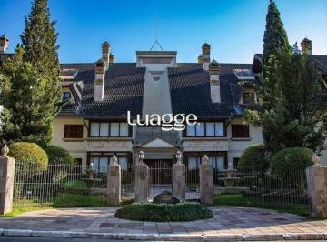 Apartamento · 158m² · 3 Quartos · 2 Vagas · Apartamento Duplex de Luxo em Gramado com Vista Panorâmica de Tirar o Fôlego!