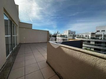 4b6994132acd40791e06b35a0b7c1b900efe0b8f · Cobertura duplex com 4 suítes no Recreio